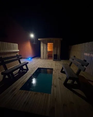 W Miasteczku Portowym Nr 3 *